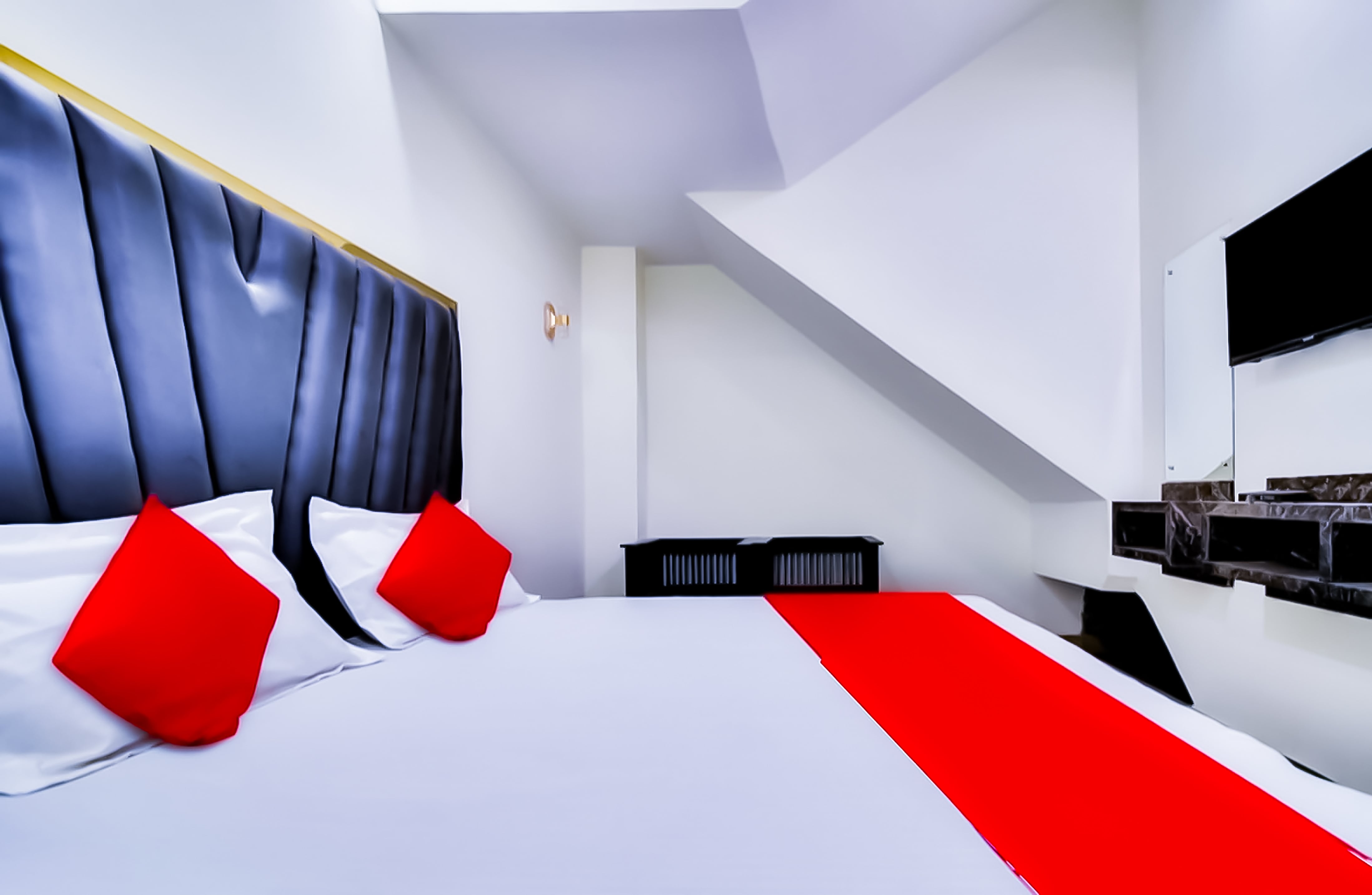 Hotel Sukoon – Hotel Near Ramesh Nagar Metro Station | Roomshala